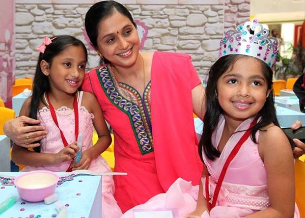 Devayani with daughters
